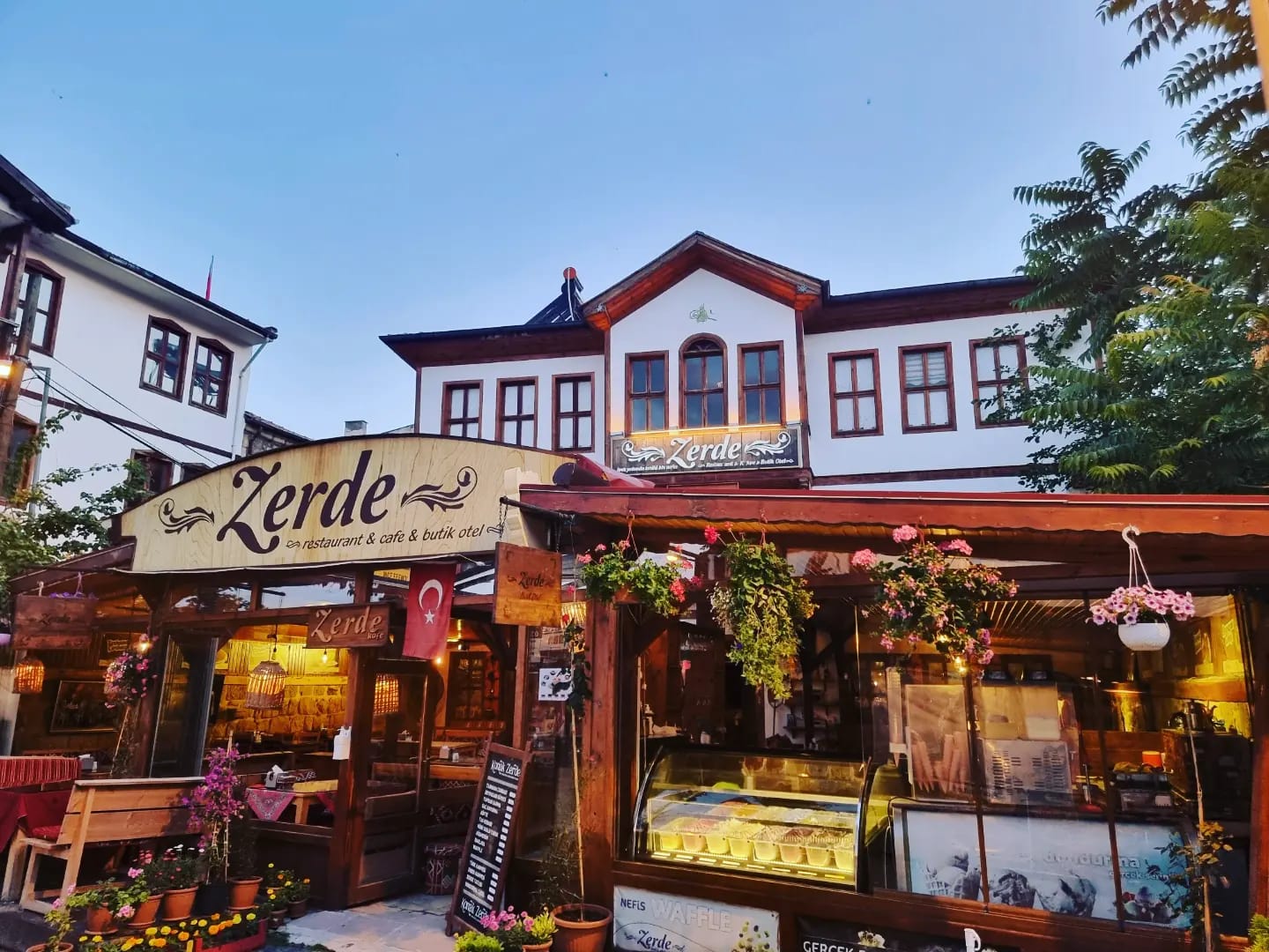 ZERDE KONAK